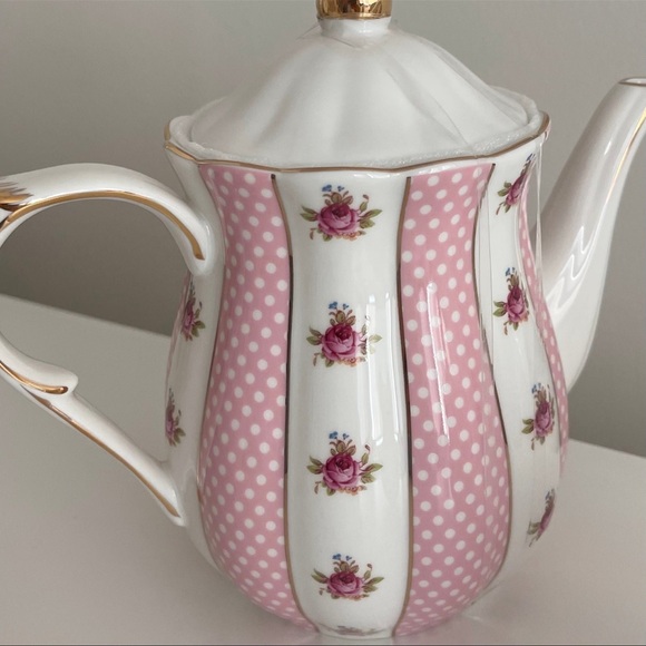 Fine Porcelain Teapot, Cream & Sugar Set - Picture 5 of 5